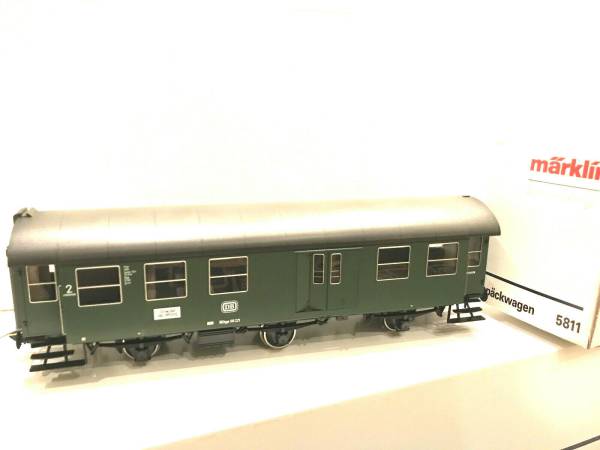 Märklin 5811 Gepäckwagen mit Innenbeleuchtung Neuzustand OVP 1