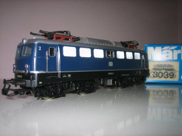 Märklin H0 3039 E-Lok BR 110 Neuzustand OVP