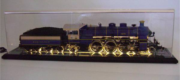 Preview: Trainsafe Funktions-Display | Spur I 140 cm Vitrine mit Beleuchtung und Dimmerfunktion für Big Boy