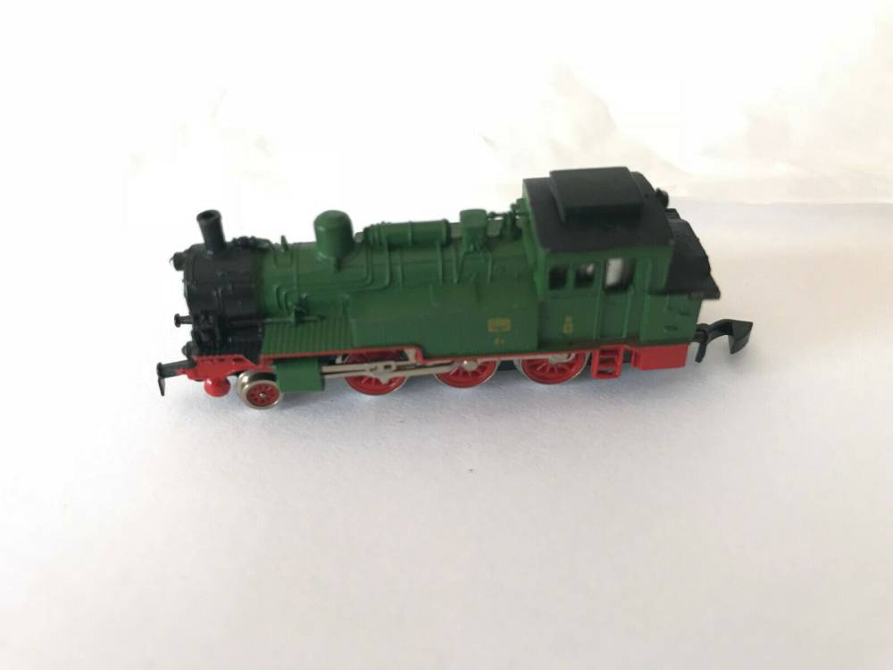 Märklin Spur Z Dampflok + 5 Waggon  Güterwagen EAOS  2