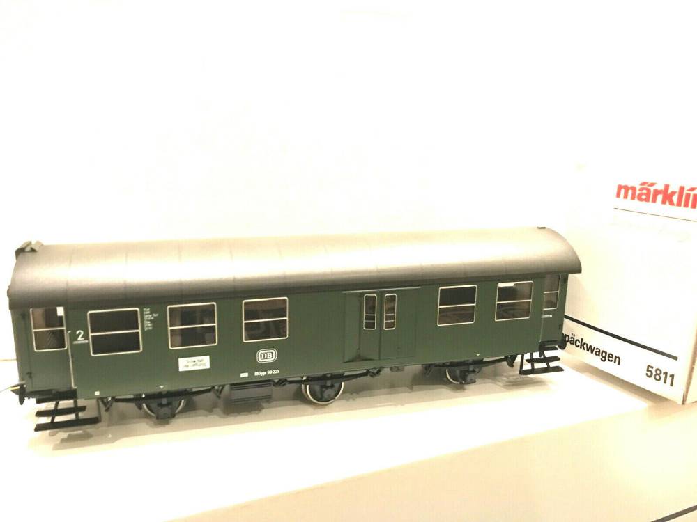 Märklin 5811 Gepäckwagen mit Innenbeleuchtung Neuzustand OVP 1