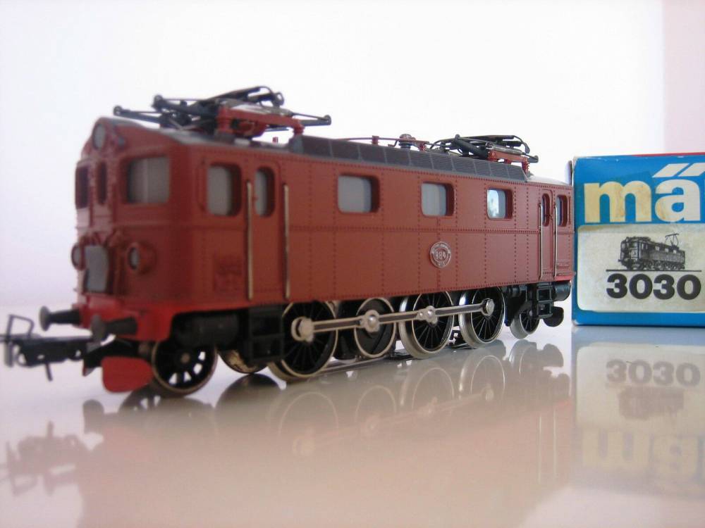 Märklin H0 3030 E-Lok 884 Neuzustand Originalverpackung