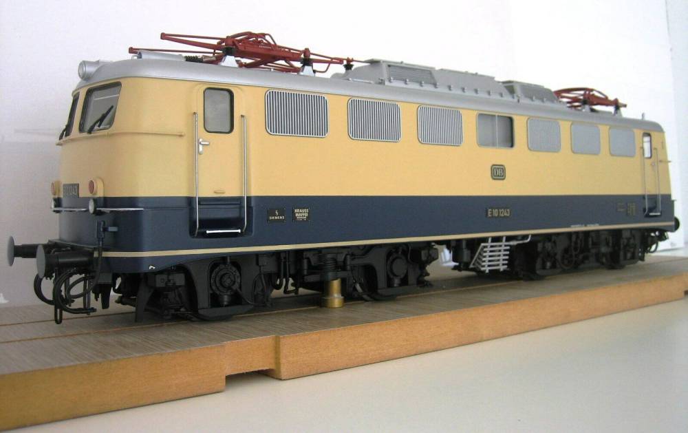 Kiss Spur 1 E-Lok E 10 digital 239111 Rheingold Sound für Märklin KM1 OVP  2