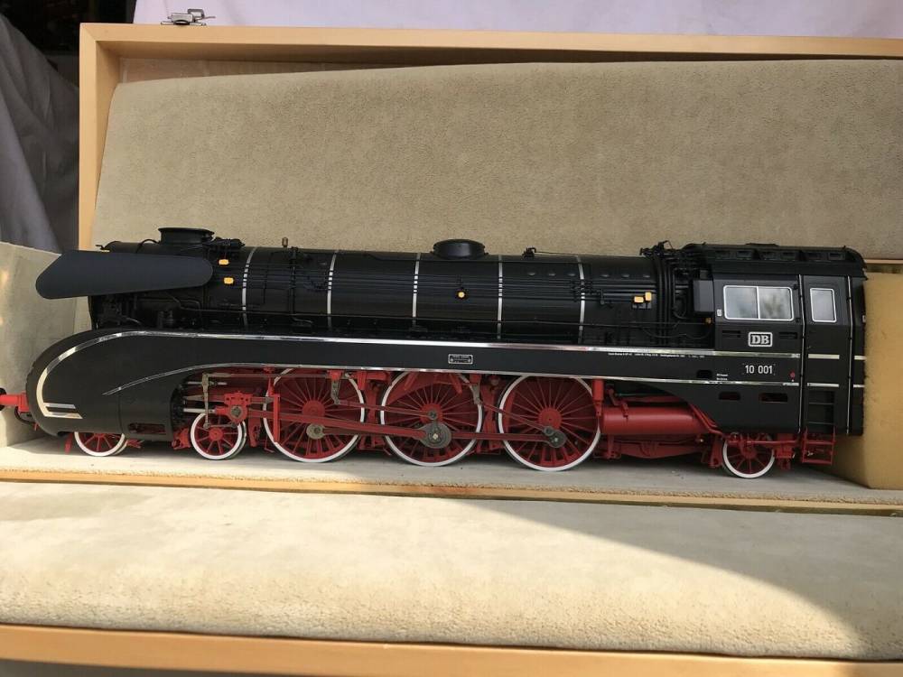 Kiss BR 10 001 Spur 1 Dampflok wie neu ESU digital Sound  für Märklin KM1