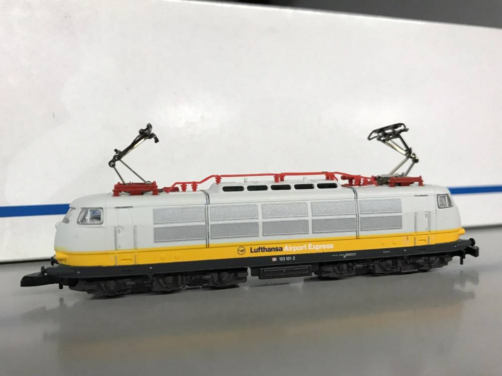 Märklin Spur Z 81281 Lufthansa E-Lok BR 103 ohne Waggons mit Originalverpackung