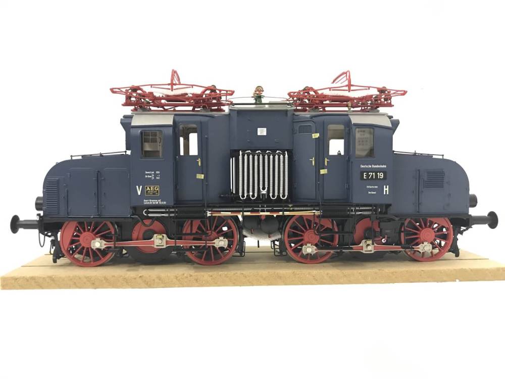 Fine Models Spur 1 E71 E-Lok blau