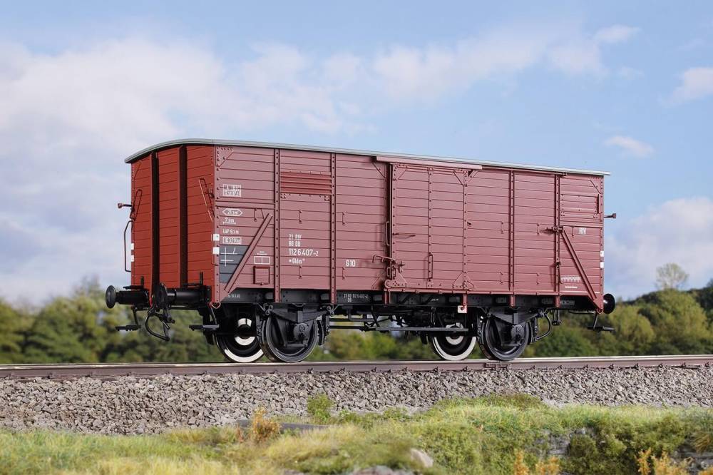 km1-201008 G10 Güterwagen Spur 1